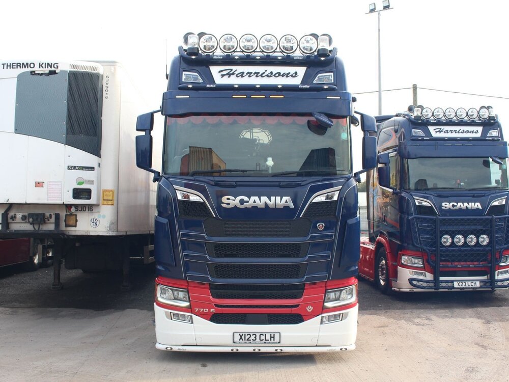 WSI WSI DAF XG+ 6x2 with 3-axle Chereau reefer trailer HARRISONS PRESTON - Copy