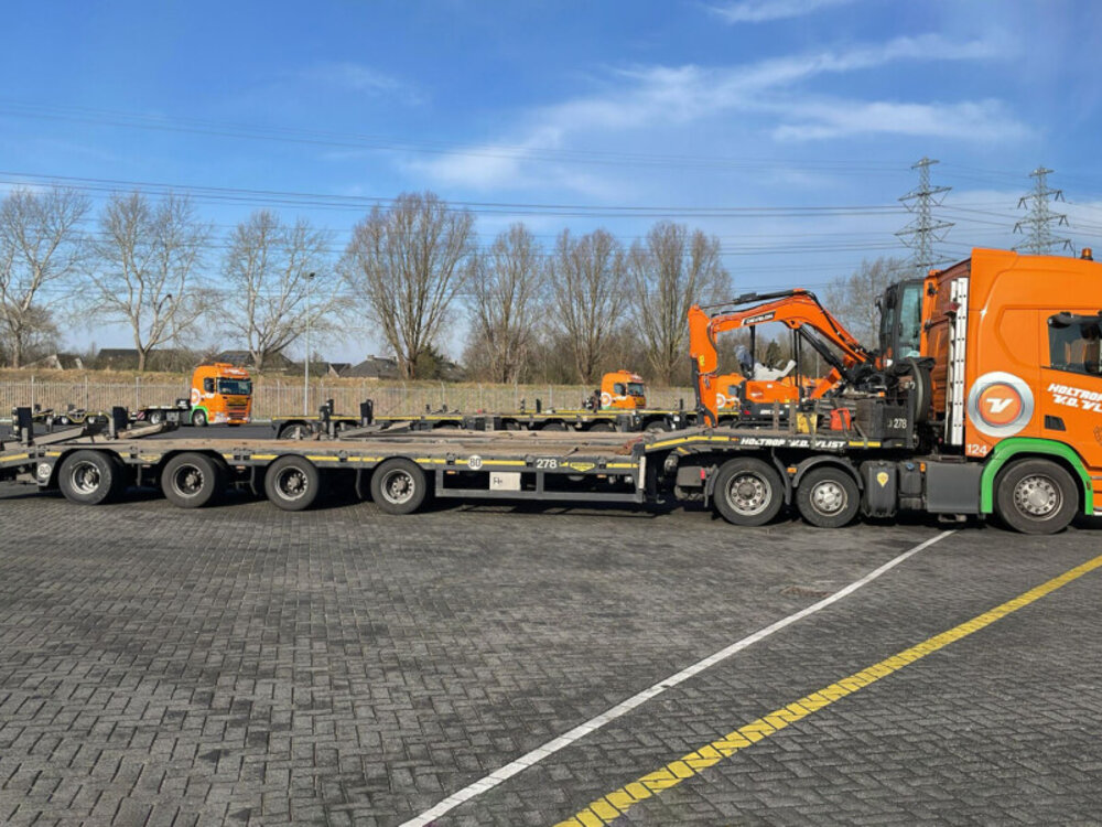 WSI WSI Scania R Highline 6x2 with 4-axle semi lowloader + midlift HOLTROP VD VLIST