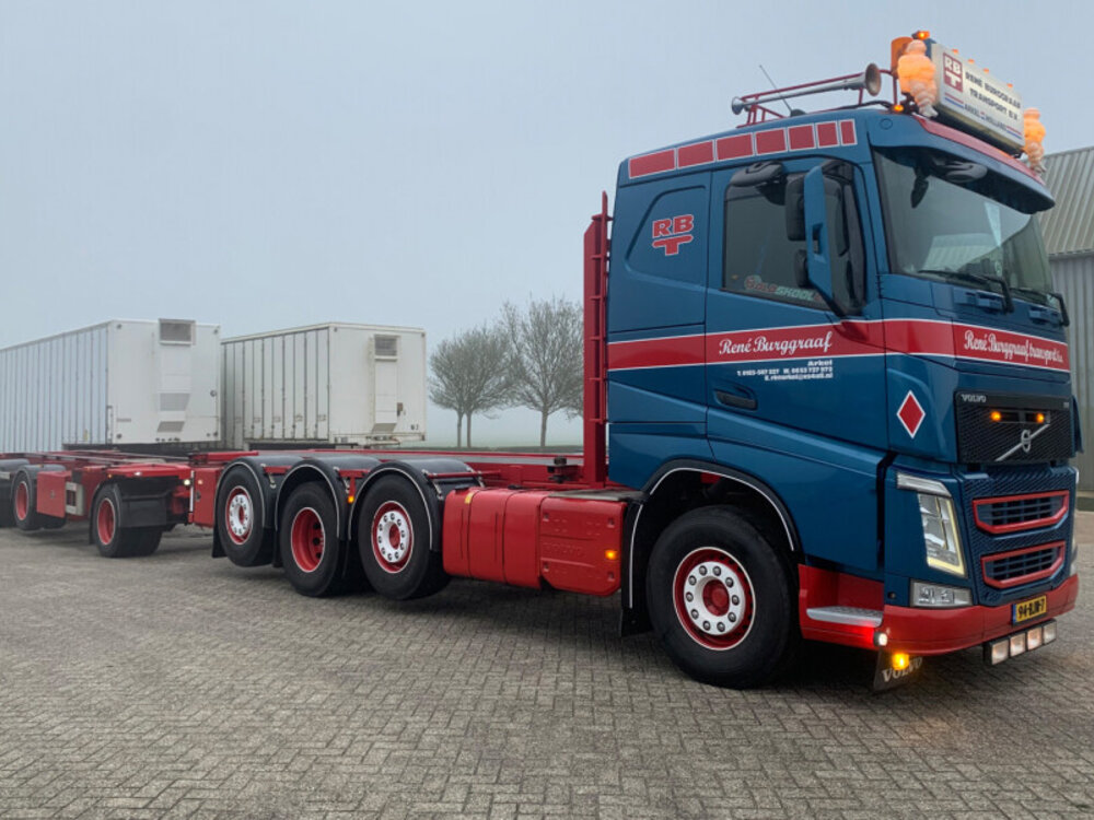 WSI WSI Volvo FH4 Sleeper Cab 8x2 met 7-assige container combi + 2x 20ft container RENE BURGGRAAF TRANSPORT BV
