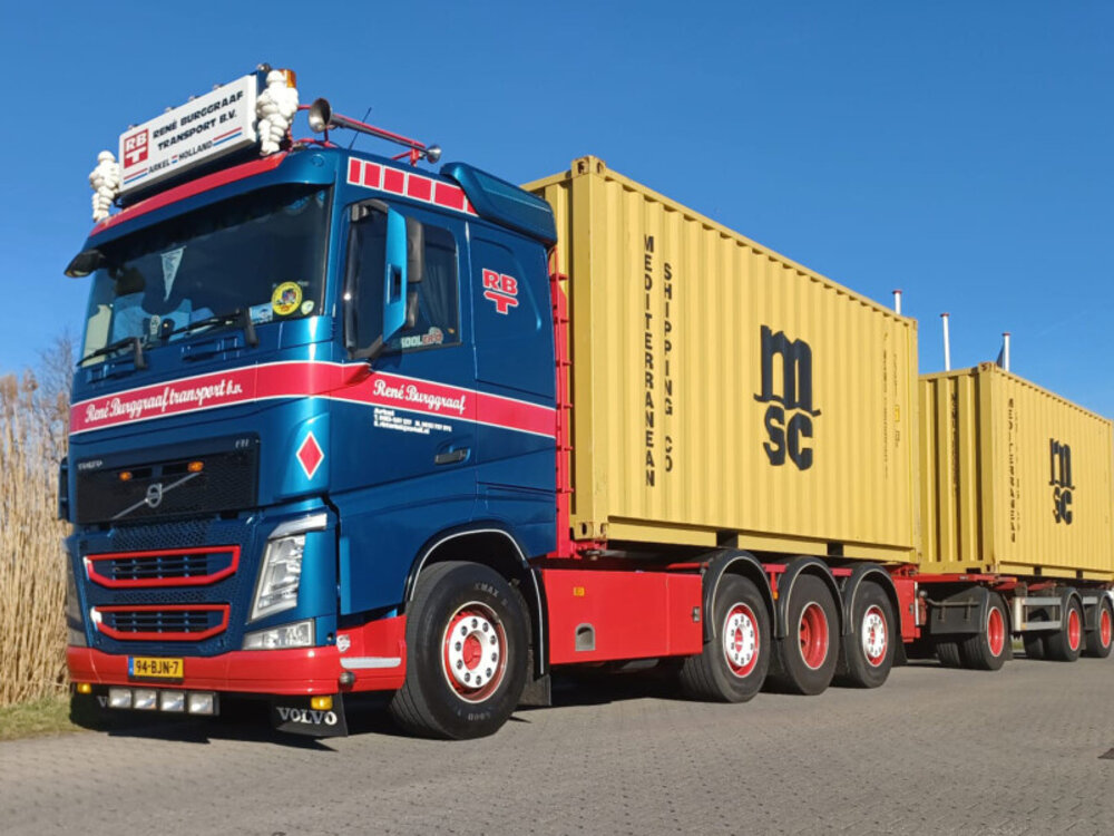 WSI WSI Volvo FH4 Sleeper Cab 8x2 met 7-assige container combi + 2x 20ft container RENE BURGGRAAF TRANSPORT BV