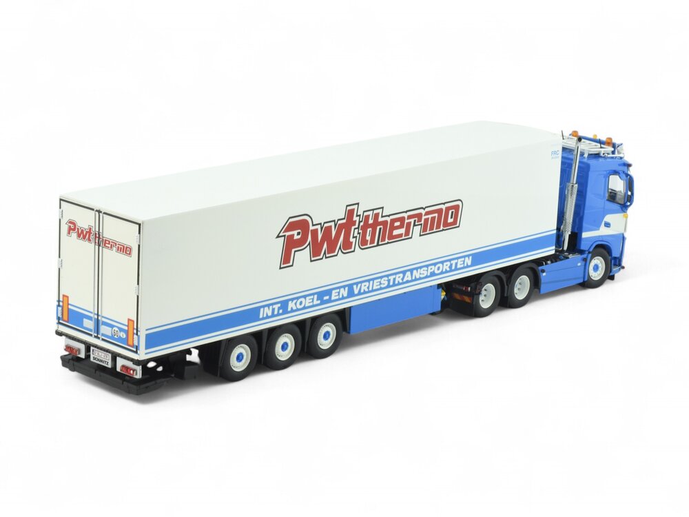 Tekno Tekno Volvo FH04 6x2 with 3-axle reefer trailer PETER WOUTERS / PWT Thermo