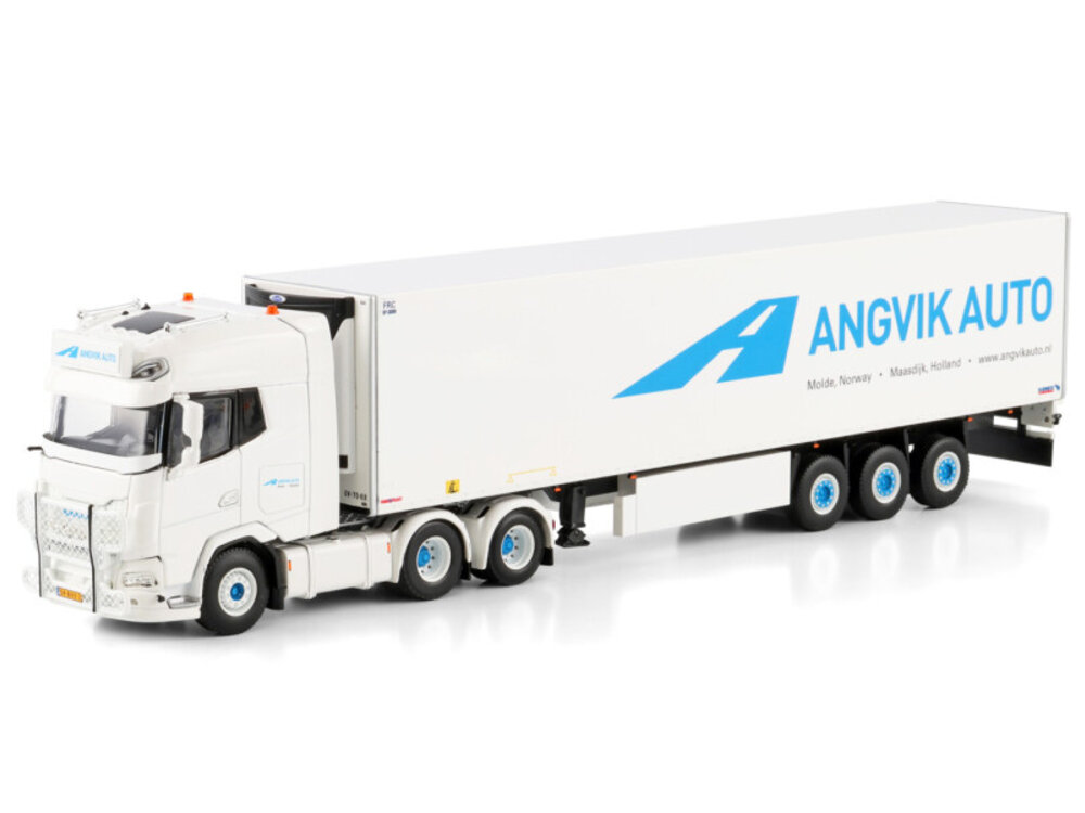 WSI WSI DAF XG+ 6x2 with 3-axle reefer trailer ANGVIK AUTO