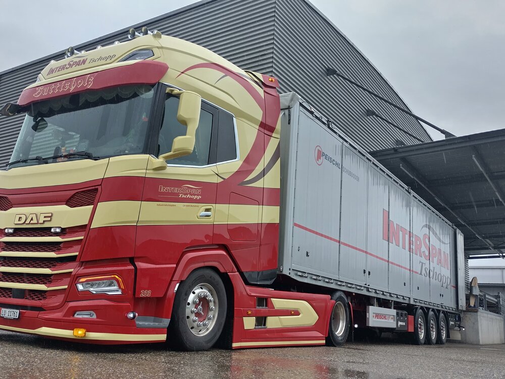Tekno Tekno DAF XG+ met 3-assige walkingfloor oplegger INTERSPAN TSCHOPP