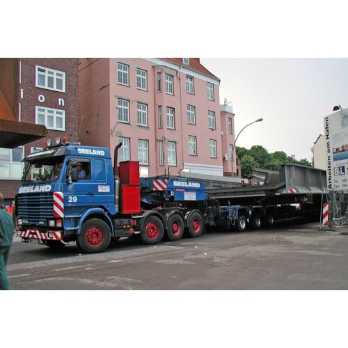 WSI WSI Scania 3-serie 8x4 with 8-axle scheuerle intercombi SEELAND WSI WSI Scania 3-serie 8x4 with 8-axle scheuerle intercombi SEELAND