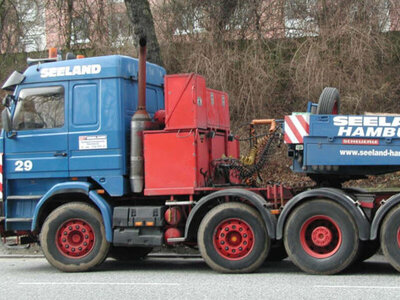WSI WSI Scania 3-serie 8x4 with 8-axle scheuerle intercombi SEELAND