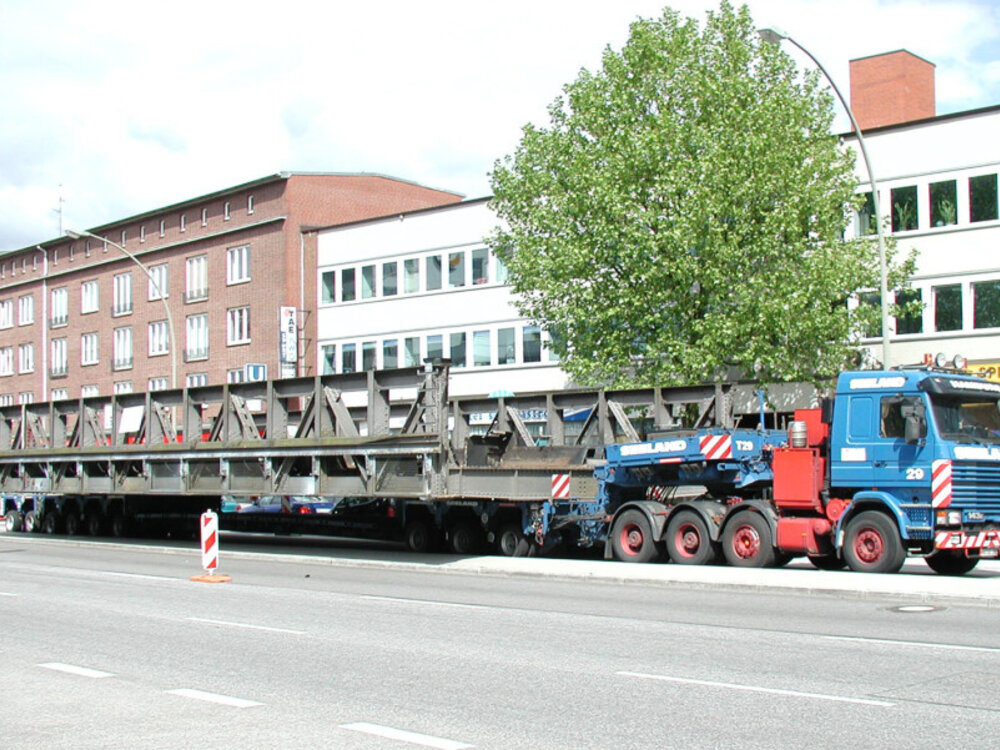 WSI WSI Scania 3-serie 8x4 with 8-axle scheuerle intercombi SEELAND