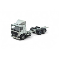 Tekno Volvo F(3th gen) Medium cab 6x2 tractor kit