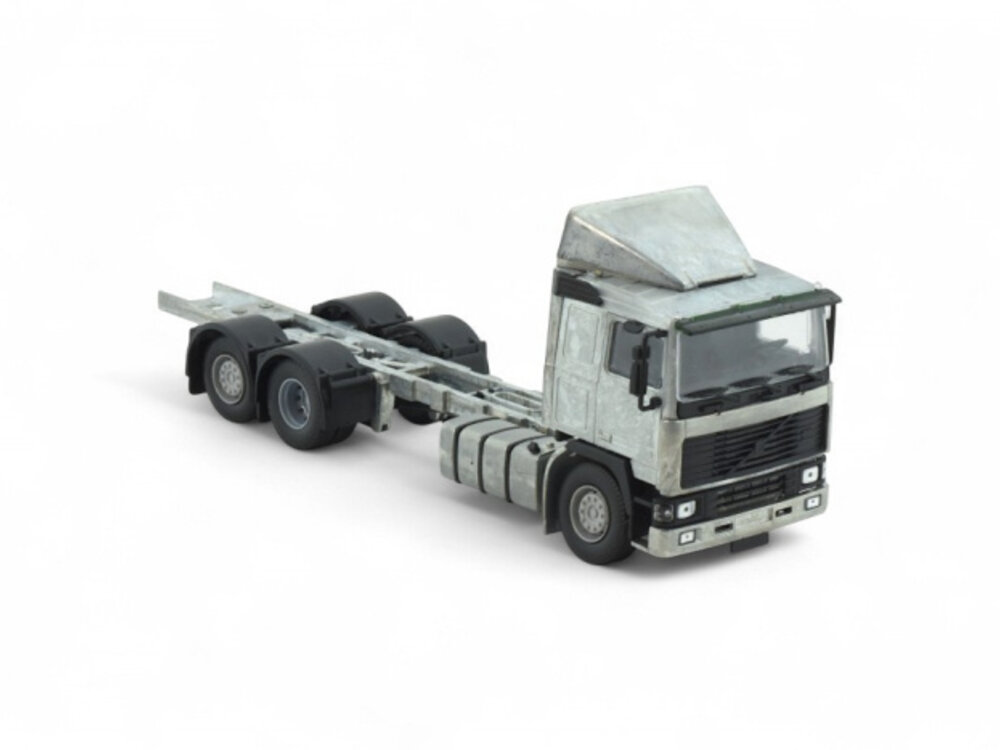 Tekno Volvo F(3th gen) Medium cab 6x2 tractor kit