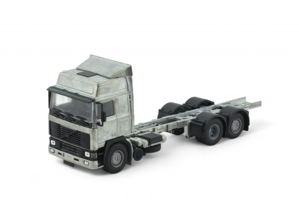 Tekno Volvo F(3th gen) Globetrotter cab MW 6x2 tractor kit