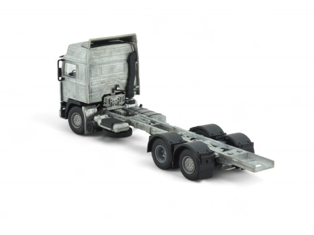 Tekno Volvo F(3th gen) Globetrotter cab MW 6x2 tractor kit