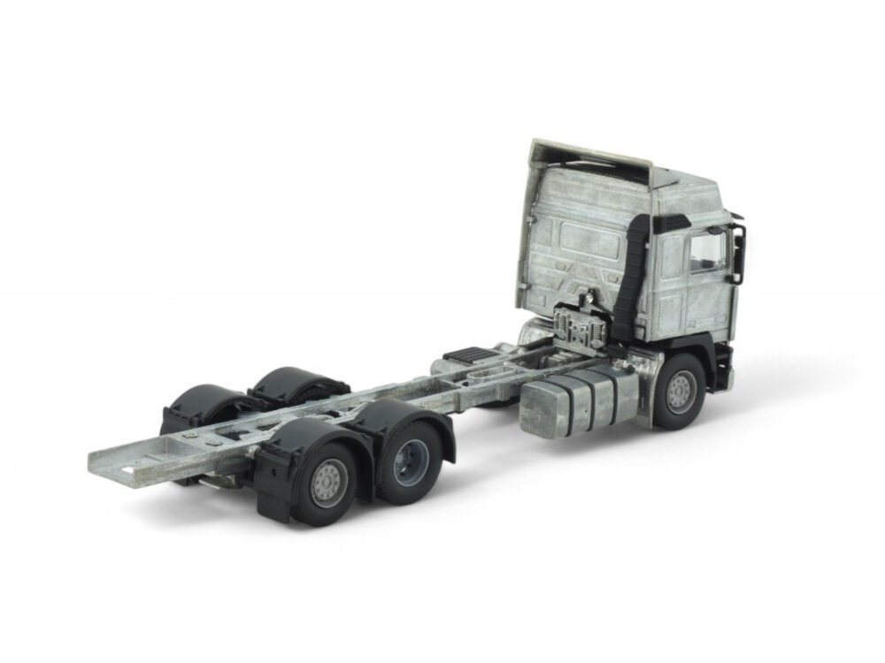 Tekno Volvo F(3th gen) Globetrotter cab MW 6x2 tractor kit