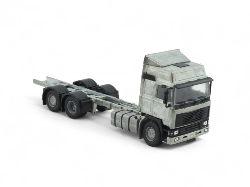 Tekno Volvo F(3th gen) Globetrotter cab MW 6x2 tractor kit