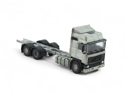 Tekno Volvo F(3th gen) Globetrotter cab MW 6x2 tractor kit