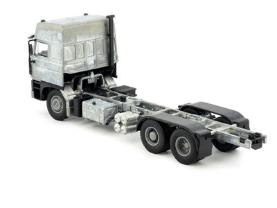 Tekno DAF 3300 Space Cab MW 6x2 tractor kit