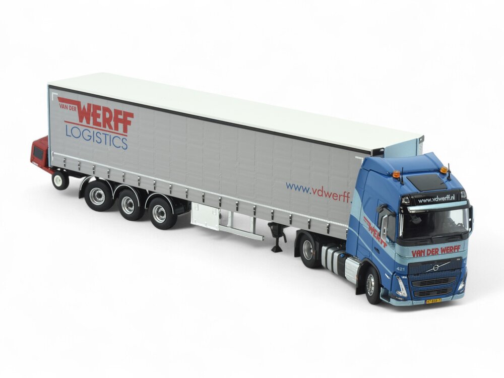 Tekno Tekno Volvo FH05 Globetrotter 4x2 met 3 assige schuifzeilenoplegger met meeneemheftruck VAN DER WERFF