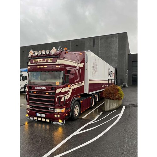 Tekno Tekno Scania 164G-580 Topline met 3-assige koeloplegger PROLINE Tekno Tekno Scania 164G-580 Topline met 3-assige koeloplegger PROLINE