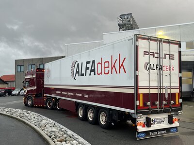Tekno Tekno Scania 164G-580 Topline with 3-axle reefertrailer PROLINE