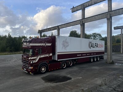 Tekno Tekno Scania 164G-580 Topline with 3-axle reefertrailer PROLINE