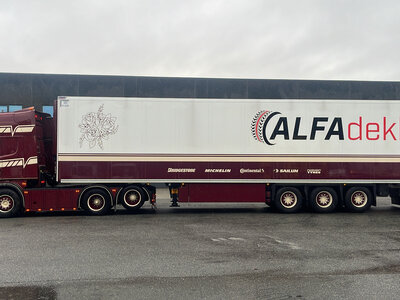 Tekno Tekno Scania 164G-580 Topline with 3-axle reefertrailer PROLINE