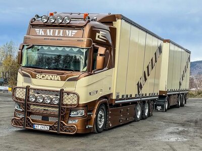 Tekno Tekno Scania NGR Highline 6x2 rigid truck with 3-axle trailer KAULUM TRANSPORT