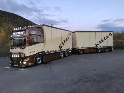 Tekno Tekno Scania NGR Highline 6x2 rigid truck with 3-axle trailer KAULUM TRANSPORT
