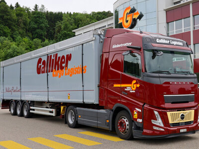WSI WSI Volvo FH aero Globetrotter electric with 3-axle volume trailer GALLIKER