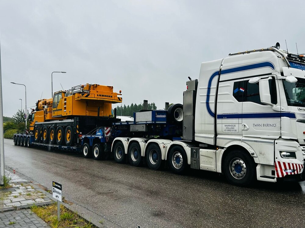 WSI WSI "EXCLUSIEF" MAN TGX XXL EURO 6C Facelift 10x4 met 5-as dieplader + 2-as dolly TWAN BIERINGS