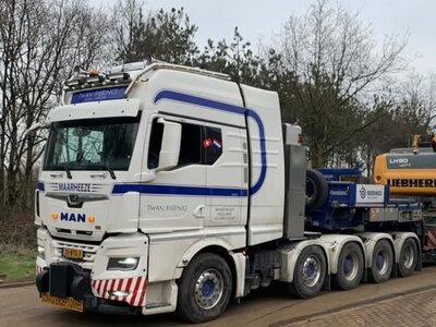 WSI WSI "EXCLUSIEF" MAN TGX XXL EURO 6C Facelift 10x4 met 5-as dieplader + 2-as dolly TWAN BIERINGS