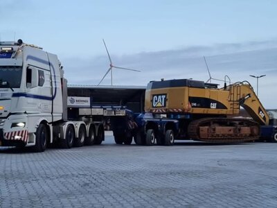 WSI WSI "EXCLUSIEF" MAN TGX XXL EURO 6C Facelift 10x4 met 5-as dieplader + 2-as dolly TWAN BIERINGS