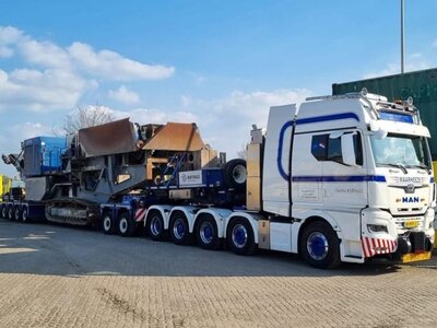 WSI WSI "EXCLUSIEF" MAN TGX XXL EURO 6C Facelift 10x4 met 5-as dieplader + 2-as dolly TWAN BIERINGS