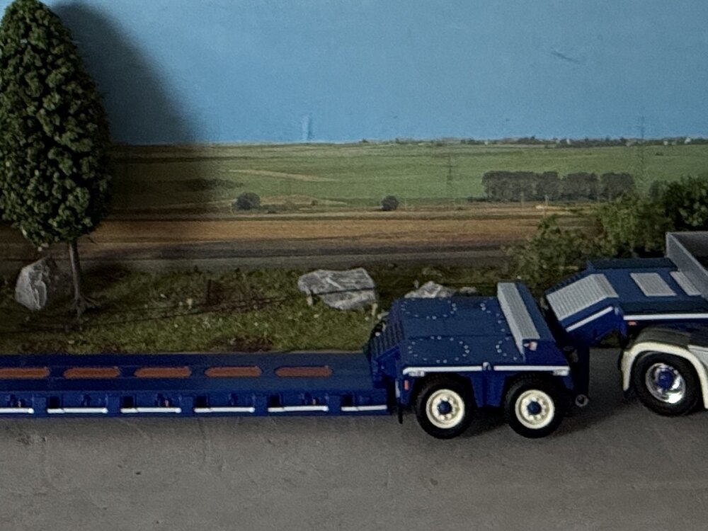 WSI WSI "EXCLUSIEF" Mercedes Actros MP5 8x4 met 4-as dieplader + 2-as dolly TWAN BIERINGS