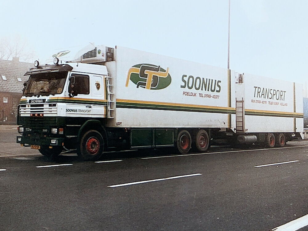 Tekno Tekno Scania 3-serie motorwagen met 2-assige wipkar SOONIUS