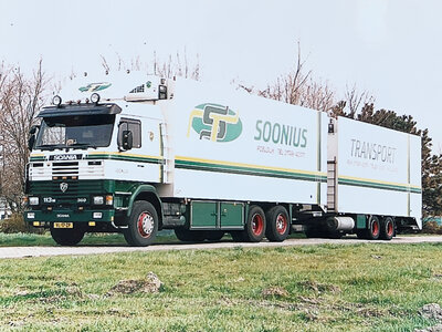 Tekno Tekno Scania 3-serie motorwagen met 2-assige wipkar SOONIUS