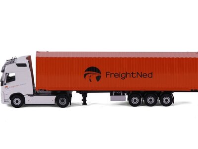Cavallino Cavallino Volvo FH5 met 3-as container oplegger + 40ft. container FREIGHTNED