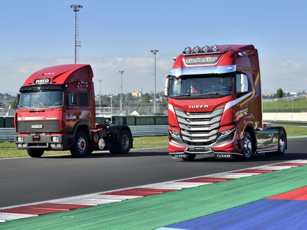 Tekno Tekno Iveco Turbostar 4x2 & Iveco S-Way 4x2 IVECO SET