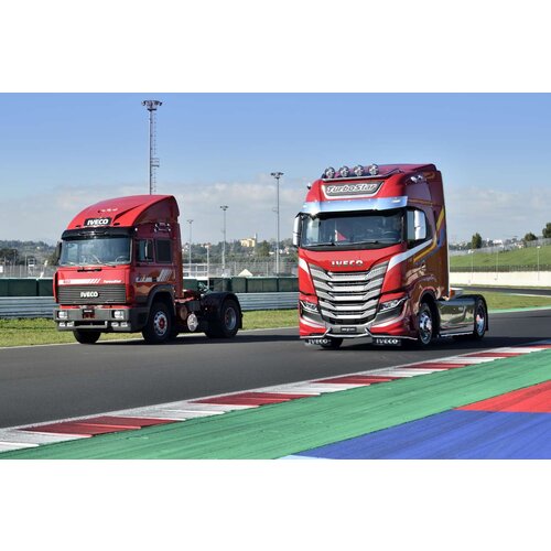 Tekno Tekno Iveco Turbostar 4x2 & Iveco S-Way 4x2 IVECO SET Tekno Tekno Iveco Turbostar 4x2 & Iveco S-Way 4x2 IVECO SET