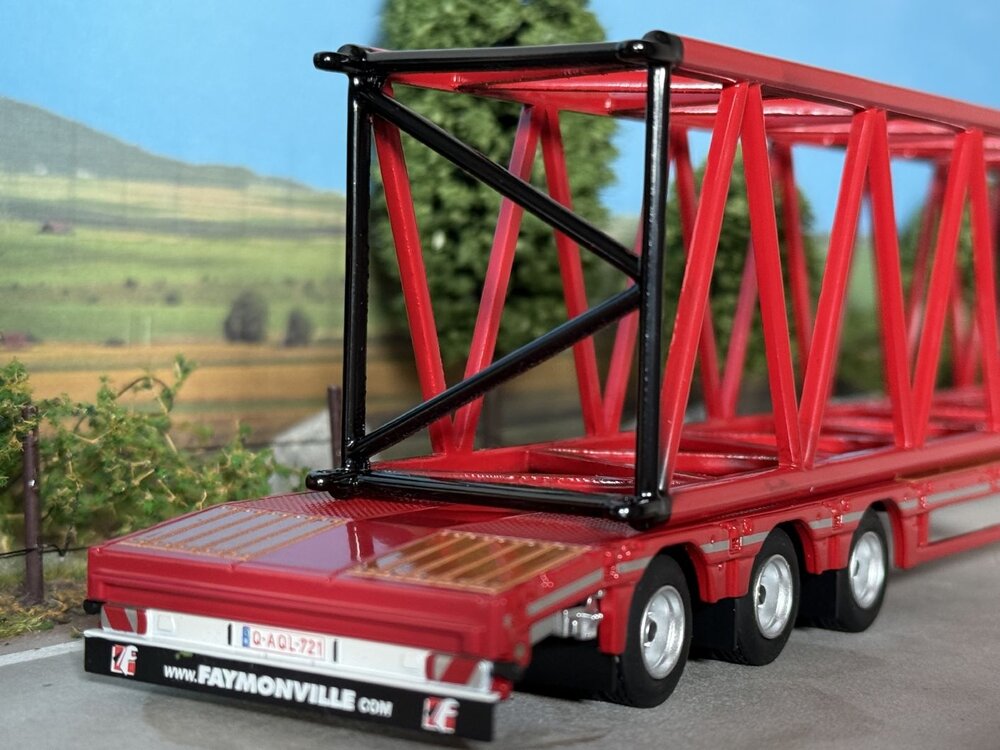 Mammoet store Cavallino Volvo FH5 XL 6x2 met 3-as Faymonville semi dieplader + lading MAMMOET