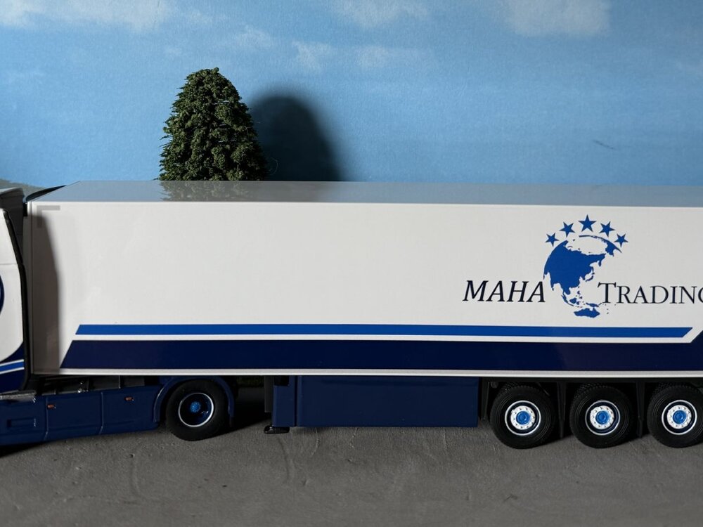 Cavallino Cavallino Scania S Highline 4x2 with 3-axle reefer trailer MAHA TRADING BV