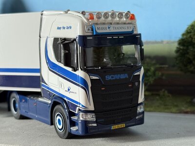 Cavallino Cavallino Scania S Highline 4x2 with 3-axle reefer trailer MAHA TRADING BV