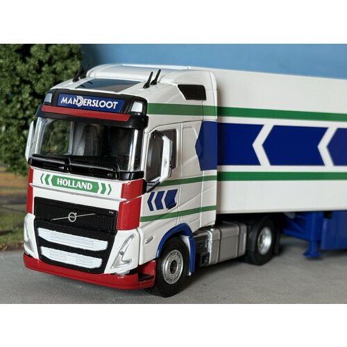 Cavallino Cavallino Volvo FH5 Globetrotter 4x2 met 3-as koeloplegger MANDERSLOOT Cavallino Cavallino Volvo FH5 Globetrotter 4x2 met 3-as koeloplegger MANDERSLOOT