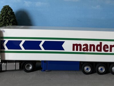 Cavallino Cavallino Volvo FH5 Globetrotter 4x2 with 3-axle reefer trailer MANDERSLOOT