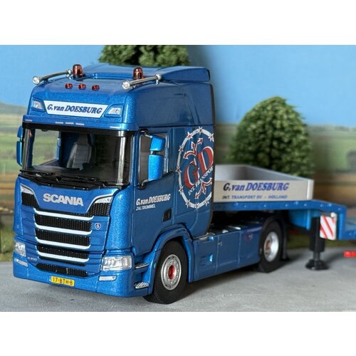 Cavallino Cavallino Scania R Highline 4x2 met 3-as Faymonville semi dieplader G. VAN DOESBURG Cavallino Cavallino Scania R Highline 4x2 met 3-as Faymonville semi dieplader G. VAN DOESBURG