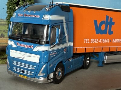 Cavallino Cavallino Volvo FH5 XL 4x2 met 3-as schuifzeilen oplegger VAN DEUVEREN BARNEVELD