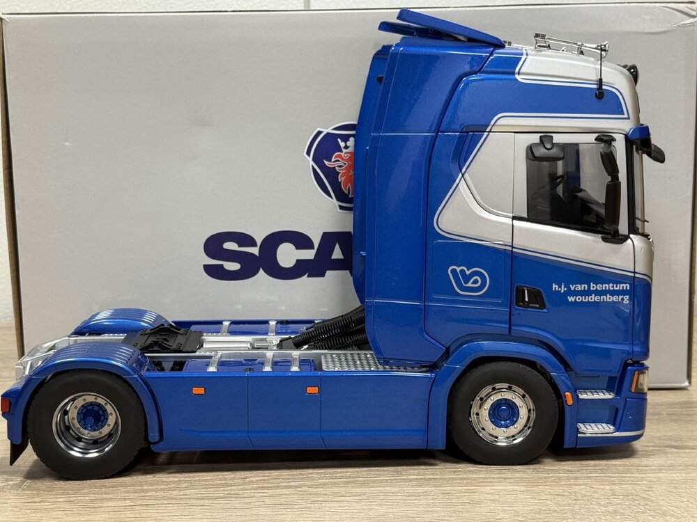 NZG Cavallino Scania S Highline 4x2 H.J. VAN BENTUM WOUDENBERG / Scale 1:18