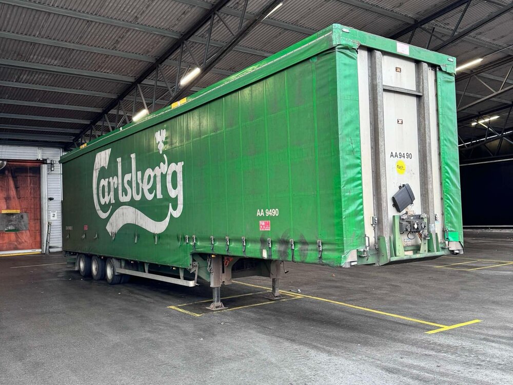 Tekno Tekno Scania Next Gen R590 Highline met 3-assige volume trailer HENDRIK EEG