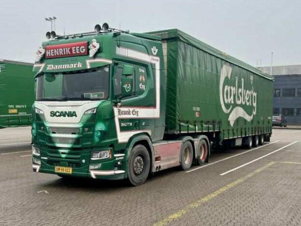 Tekno Tekno Scania Next Gen R590 Highline met 3-assige volume trailer HENDRIK EEG