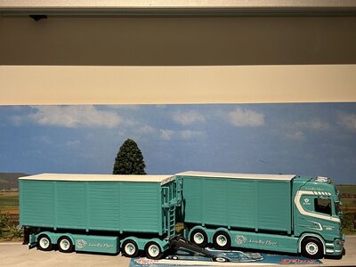 Tekno Tekno Scania Next Gen S-serie Highline met 4-assige aanhanger en resin containers JAKOB PEDERSEN