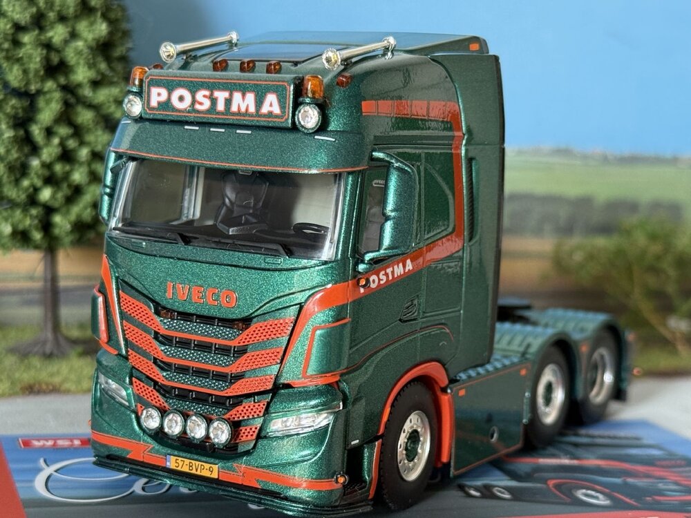WSI WSI Iveco S-way High 6x2 POSTMA