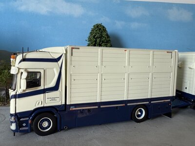 IMC IMC Scania R High roof boxed truck with 3-axle livestock trailer BERGSMA
