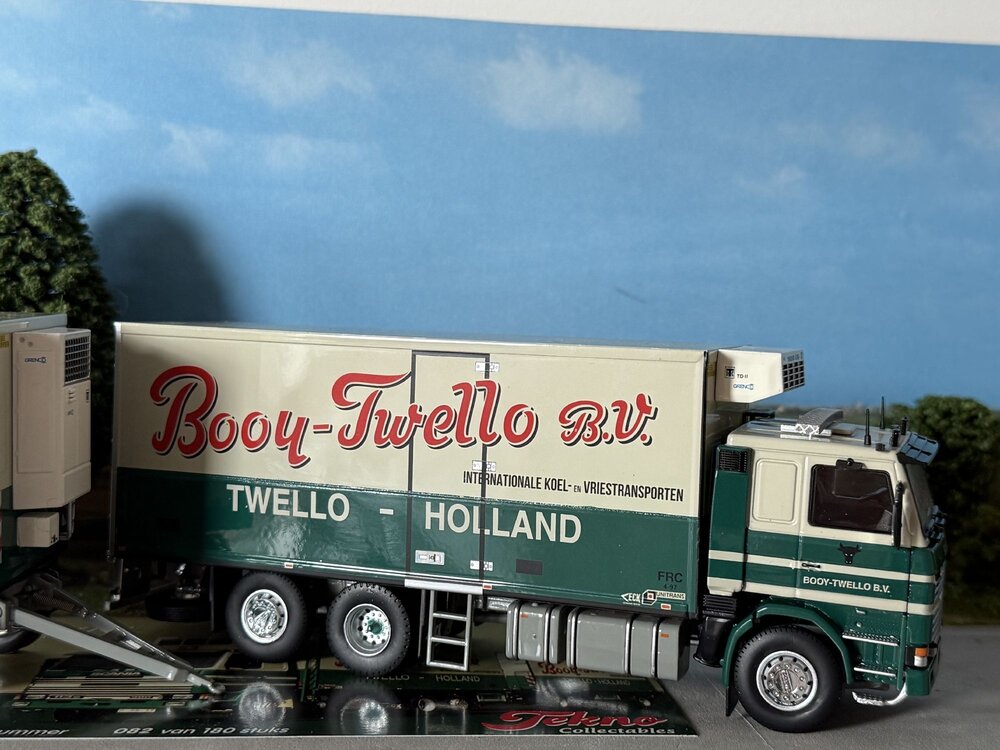 Tekno Tekno Scania 113M Motorwagen met 2-as schamelaanhanger BOOY TWELLO